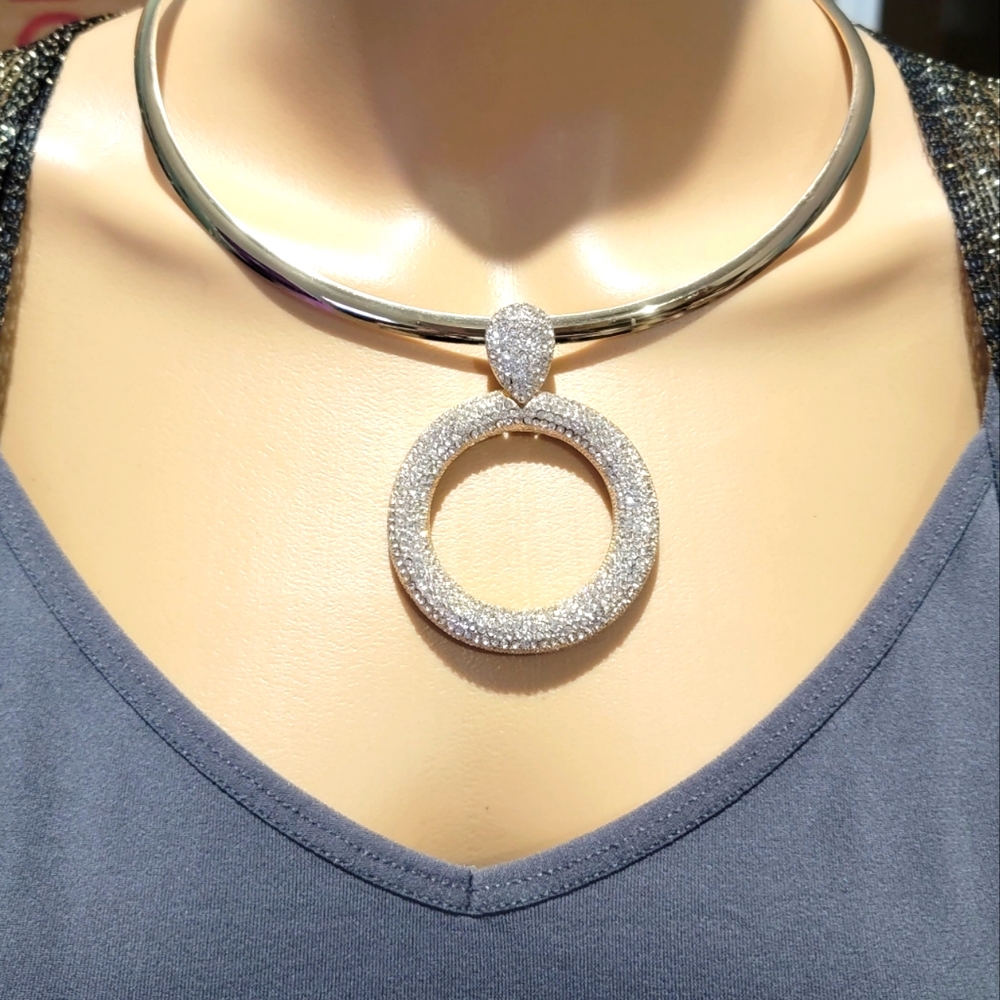 Statement Fashion Costume Circle Necklace NWT